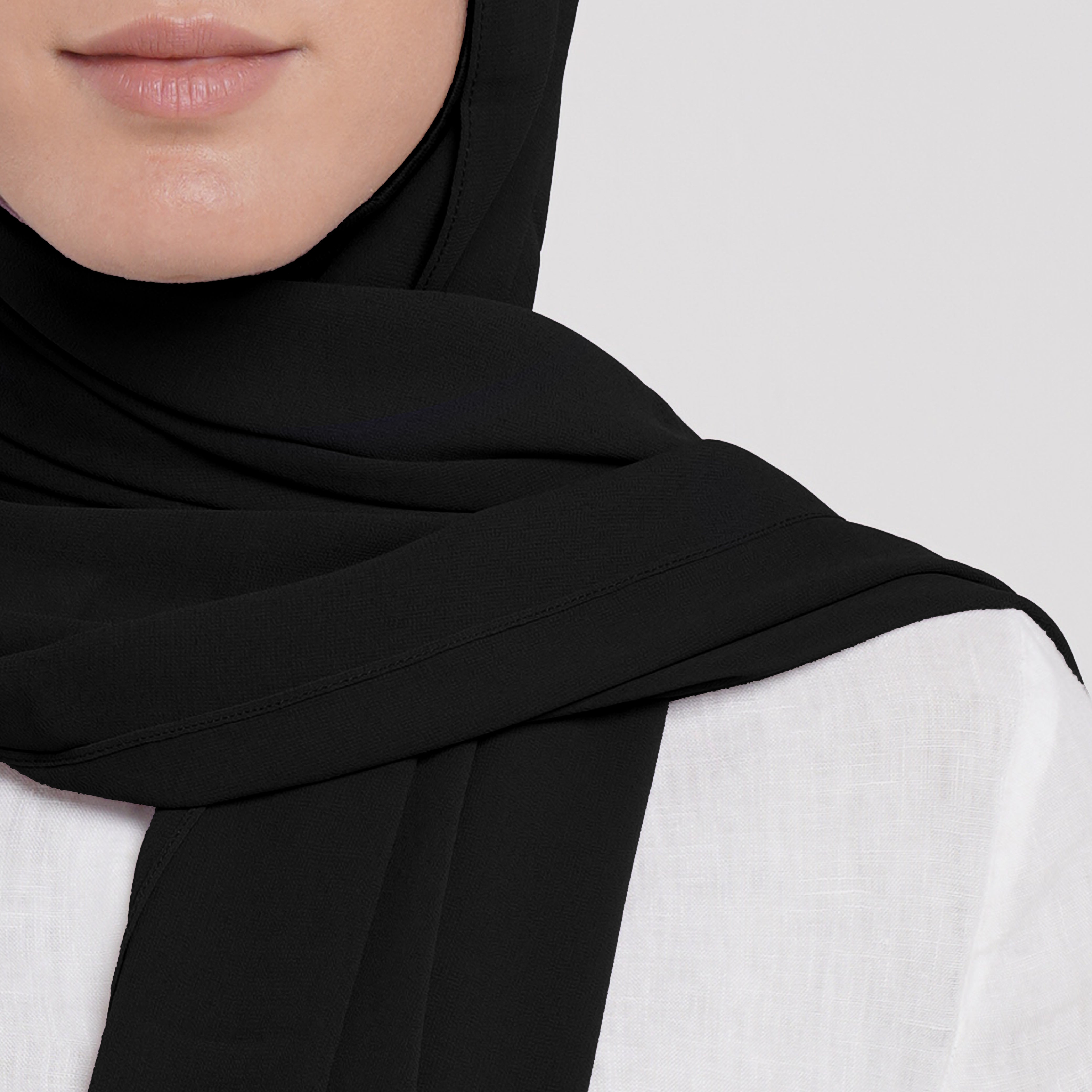 Emiratie Chiffon with Bonnet - Classic Deep Black