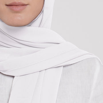 Emiratie Chiffon with Bonnet -Pure Soft White