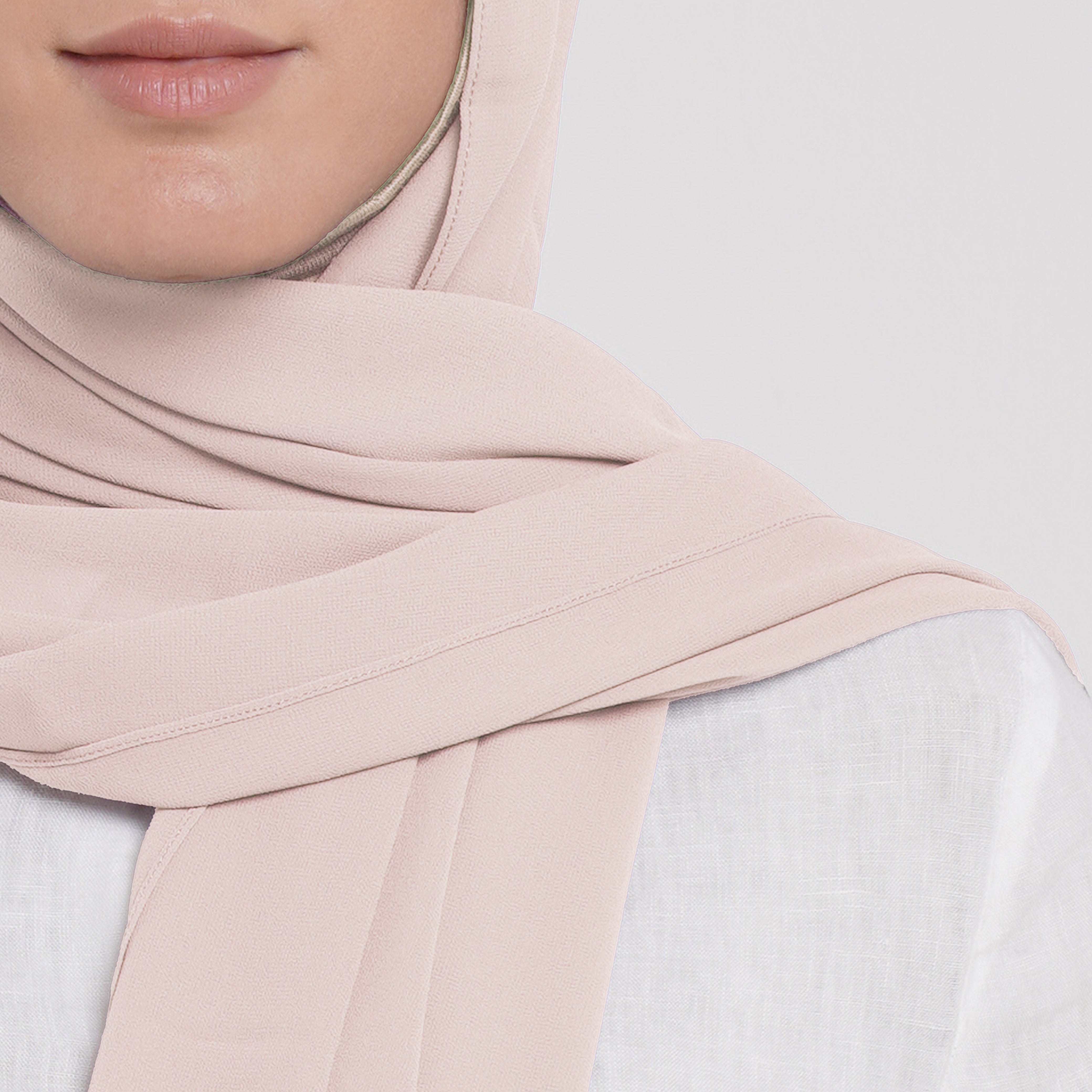 Emiratie Chiffon with Bonnet -Warm Almond Beige