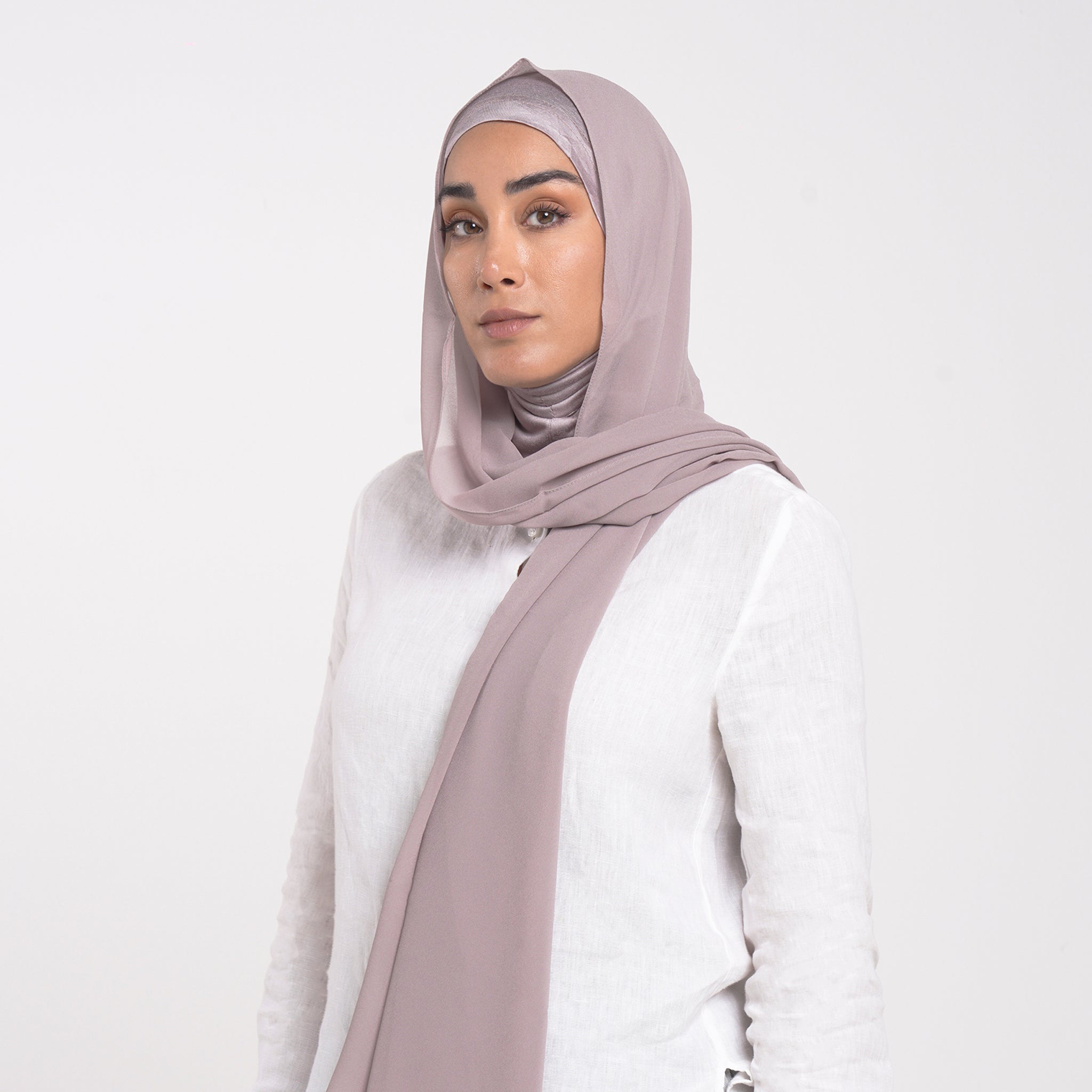Emiratie Chiffon with Bonnet -Soft Blush Mauve