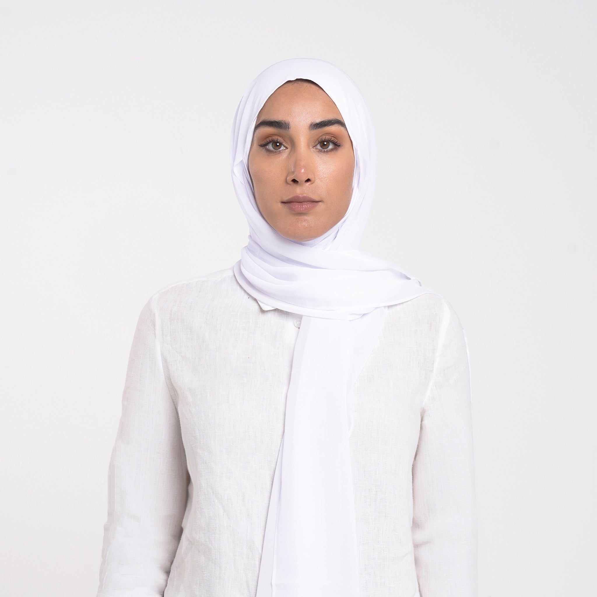 Emiratie Chiffon with Bonnet -Pure Soft White