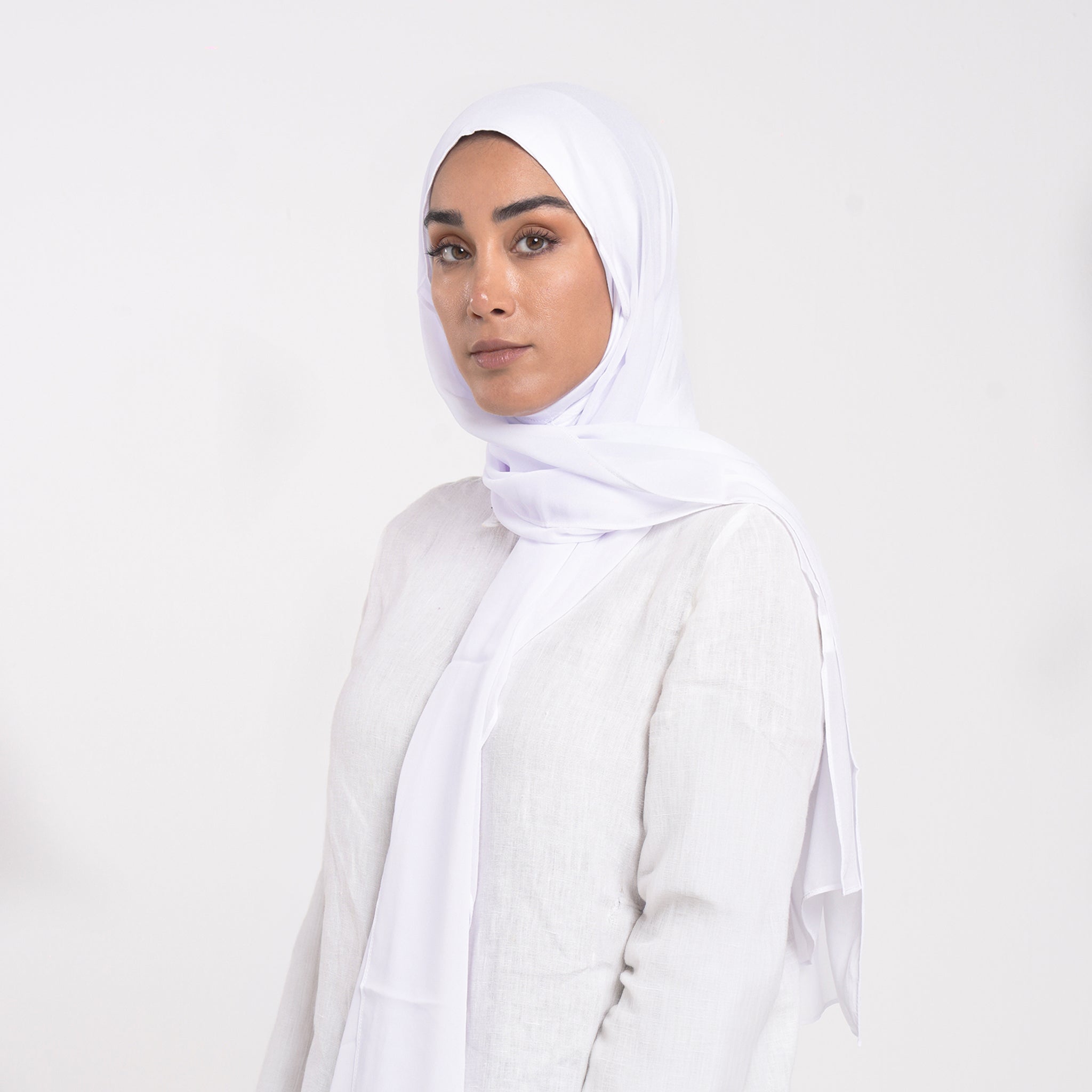 Emiratie Chiffon with Bonnet -Pure Soft White