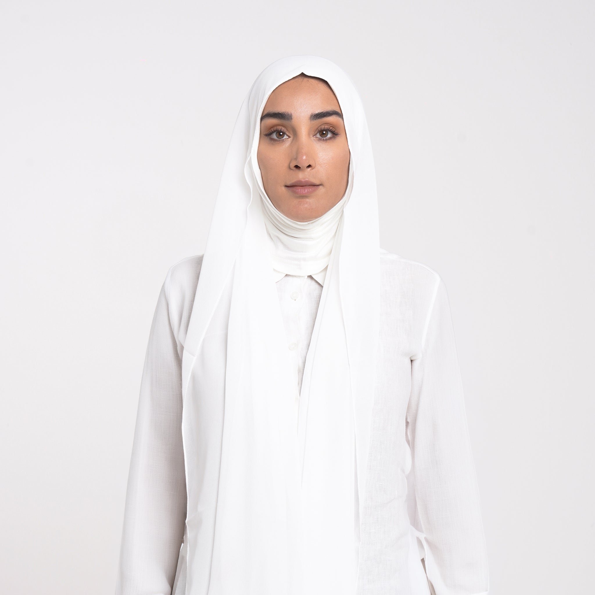 Emiratie Chiffon with Bonnet - Clean Ivory White