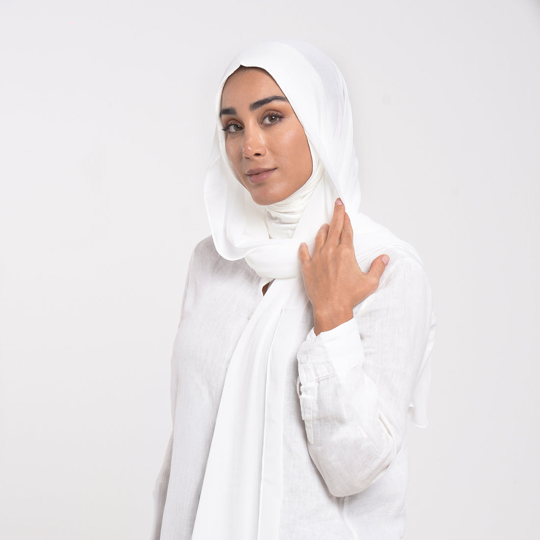 Emiratie Chiffon with Bonnet - Clean Ivory White