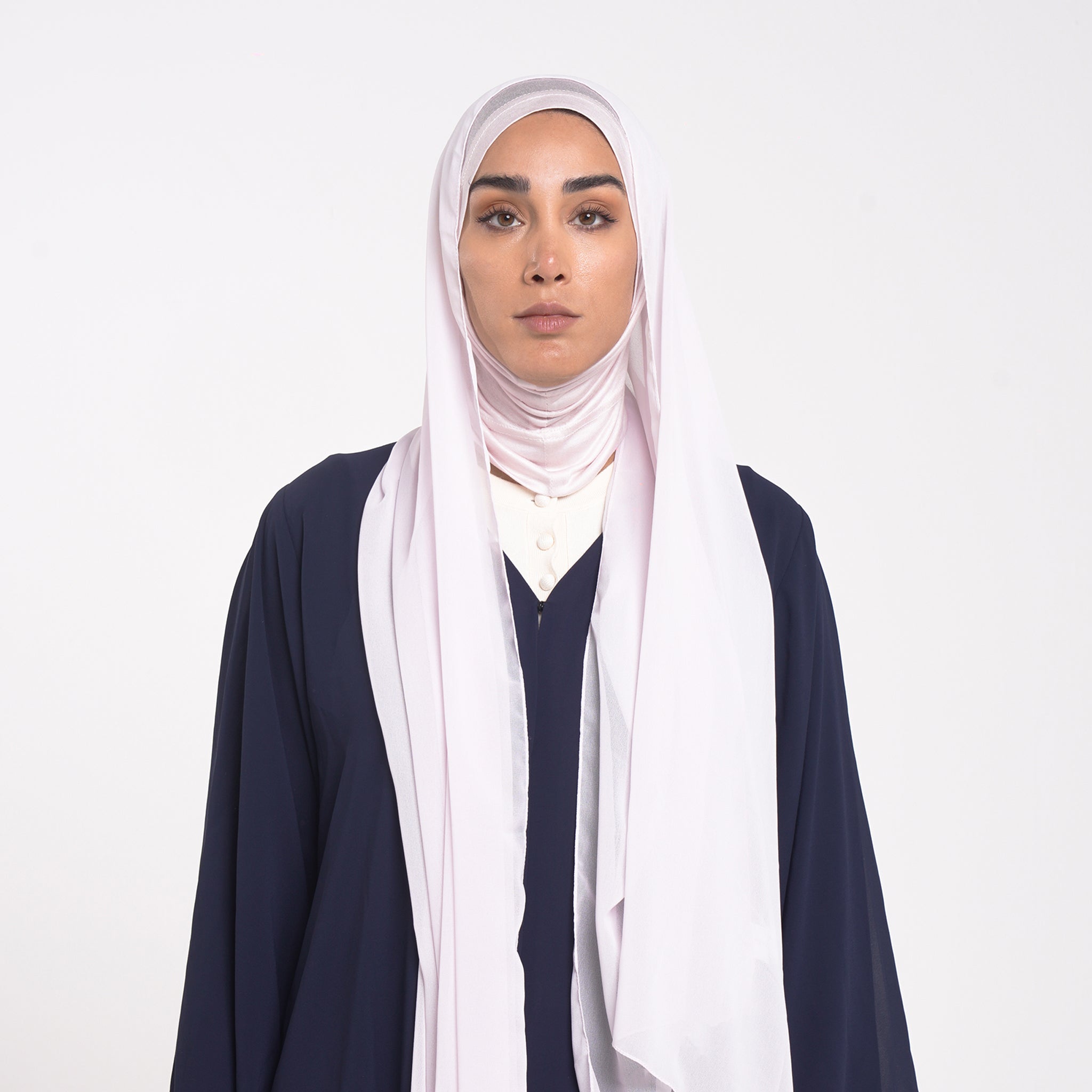 Emiratie Chiffon with Bonnet -Delicate Blush Pearl