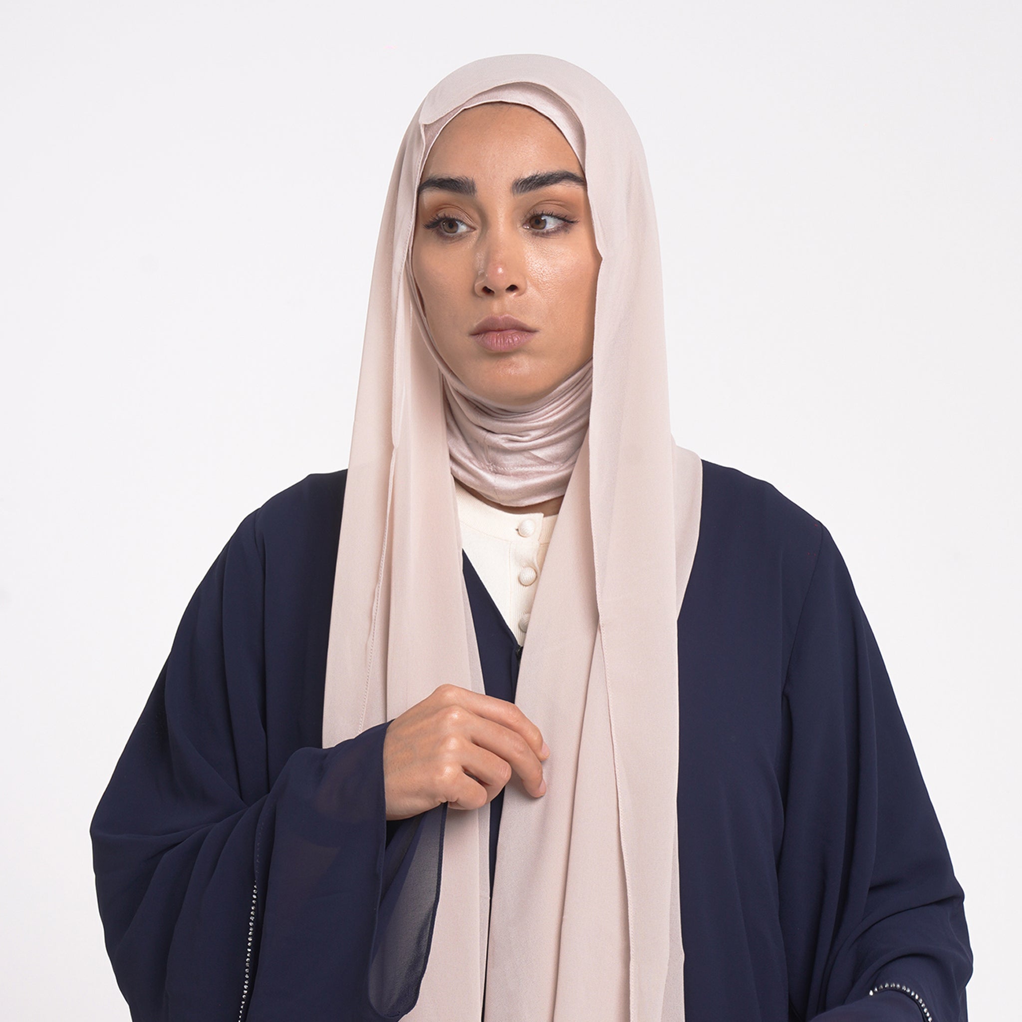 Emiratie Chiffon with Bonnet -Warm Almond Beige