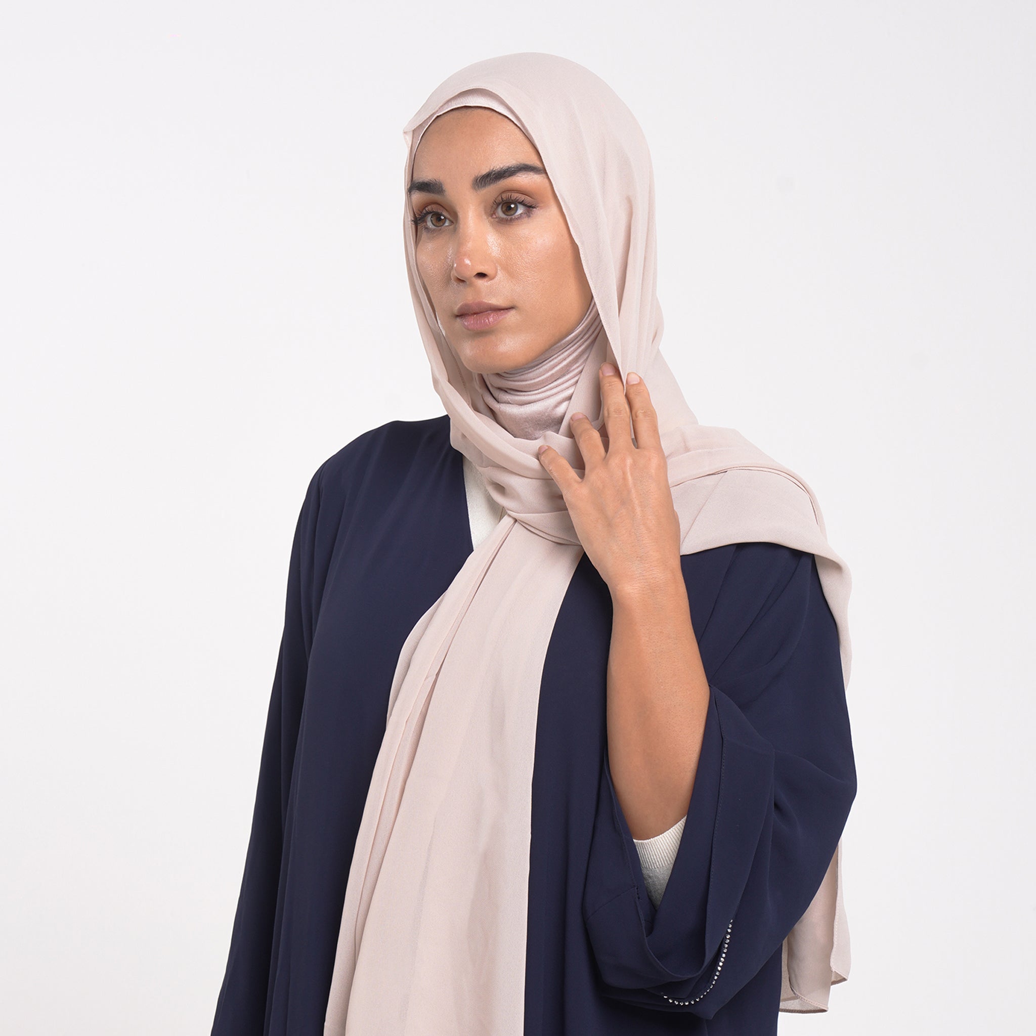 Emiratie Chiffon with Bonnet -Warm Almond Beige