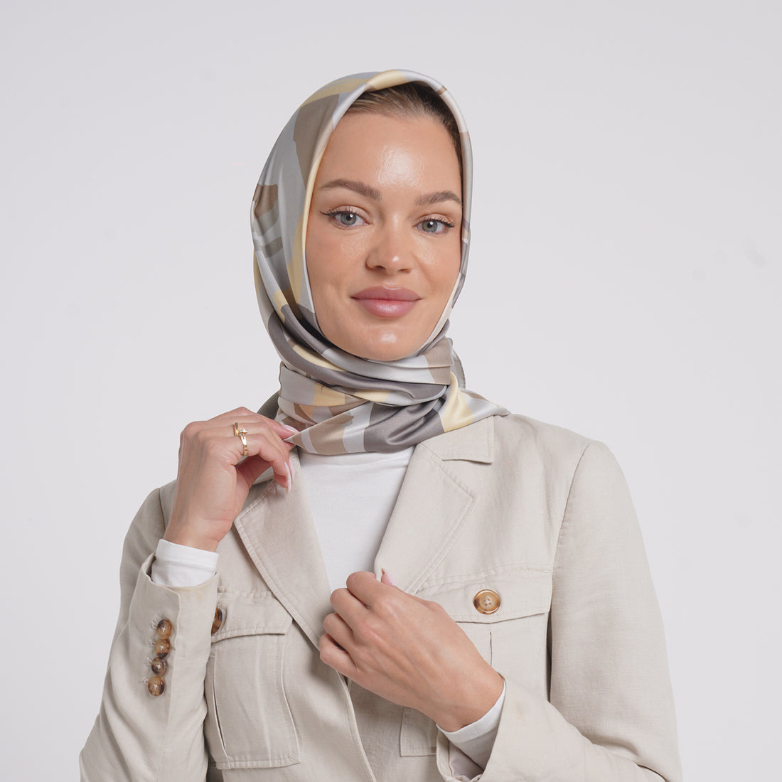 Satin Printed Esarp -Warm Taupe